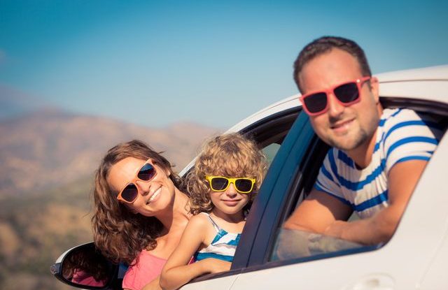dovolena_auto_rodina_prazdniny_cestovani