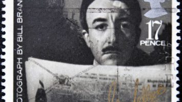britska_postovni_znamka_peter_sellers_ruzovy_panter