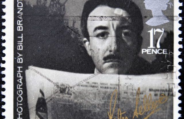 britska_postovni_znamka_peter_sellers_ruzovy_panter