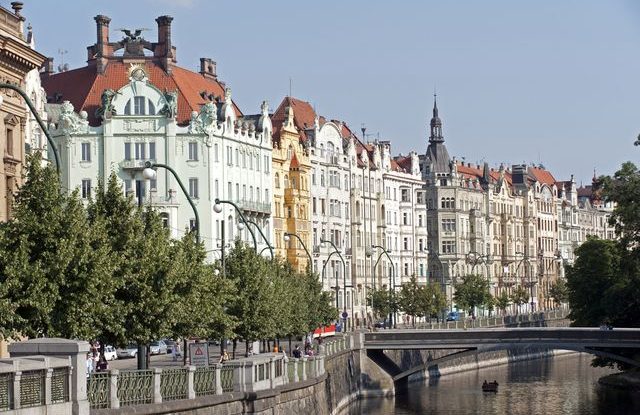 budova_goethe_institutu_praha_masarykovo_nabrezi