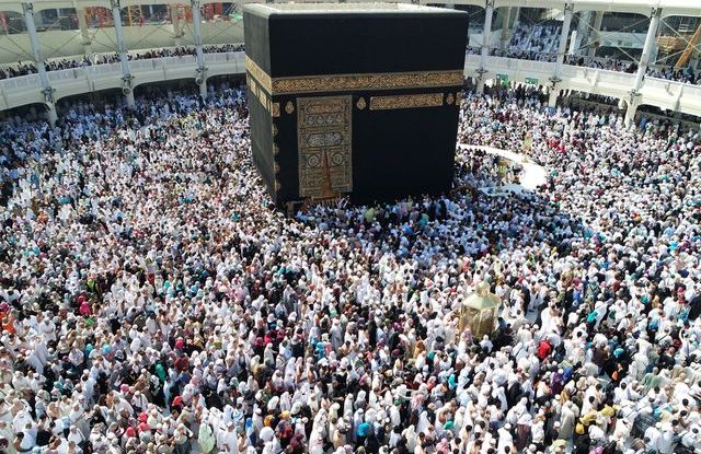 mecca_pout_muslimove_mekka_saudska_arabie