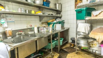 špinavá restaurace SAPA uzavření provozu