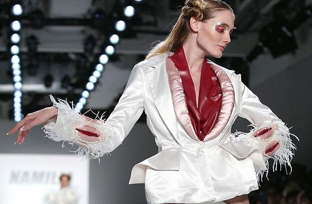Kolekce Namilia New York fashion week, vagina