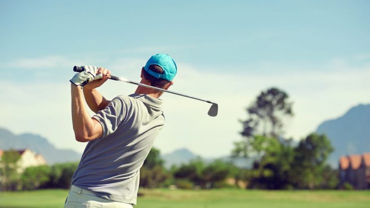 Hraní golfu