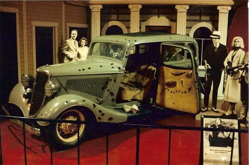 Filmový automobil Bonnie a Clyde, Zdroj: forum.donanimhaber.com