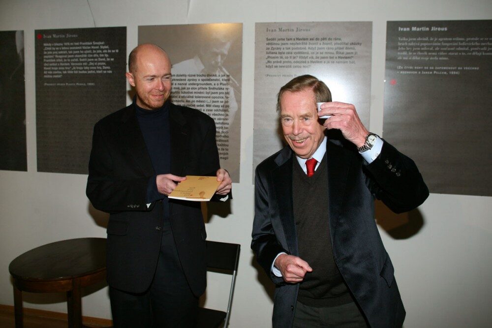 Václav Havel s ředitelem knihovny Martinem C. Putnou