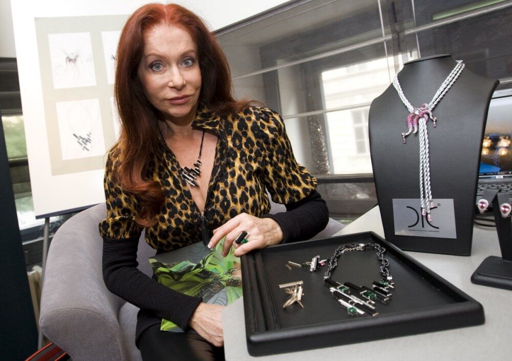 FOTO: Blanka Matragi a její kolekce šperků
