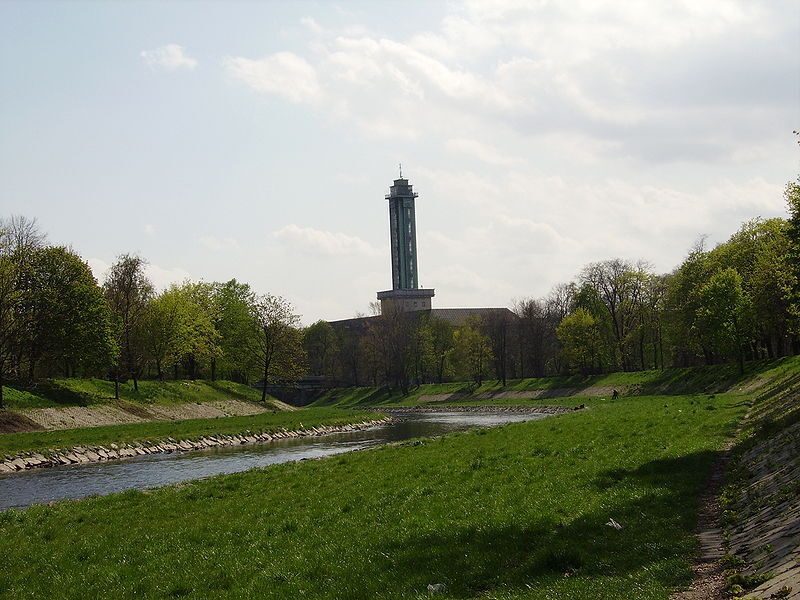 Řeka Ostravice a městská radnice
