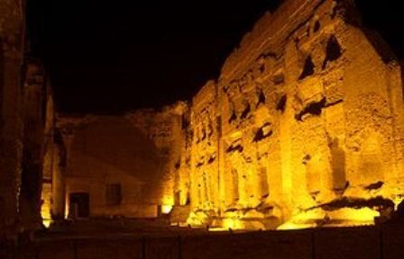 FOTO: Lázně v noci