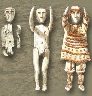 FOTO: Loutka šamana a rekonstrukce