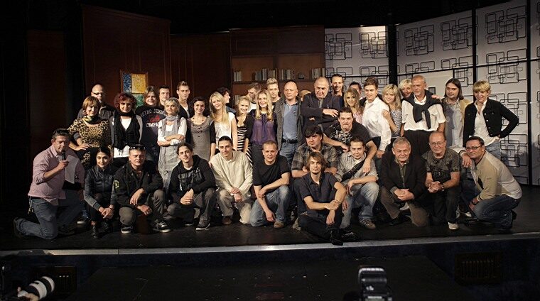 Herci, zpěváci, tanečníci a tvůrci muzikálu Ať žije rokenrol!