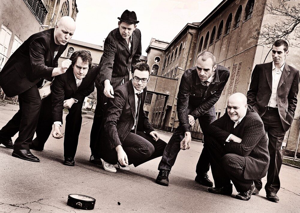 FOTO: Yellow Umbrella