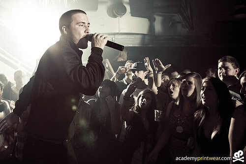 Mike Posner, Zdroj: academyprintwear.com