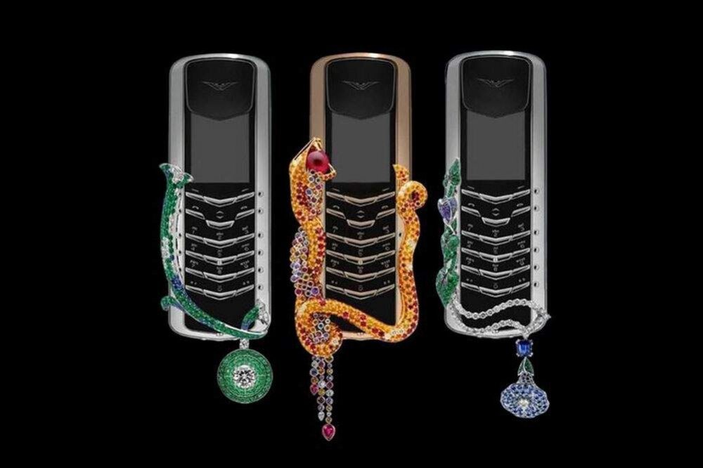 FOTO: Telefony Vertu