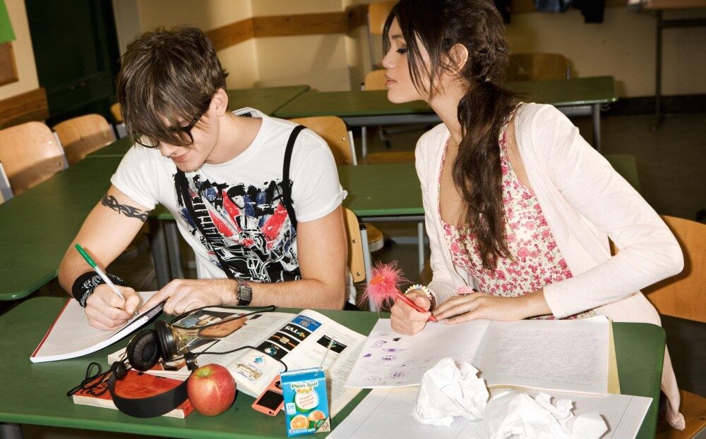 FOTO: Oblečení do školních lavic