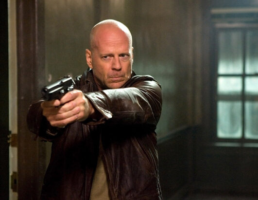 Bruce Willis jako akční hrdina filmu Red