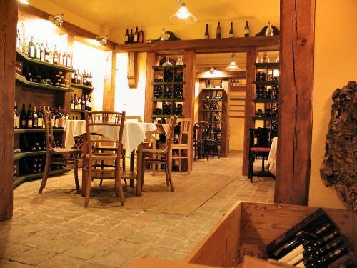 FOTO:Vinotéka a vinárna u sv. Vincenta, Praha 6
