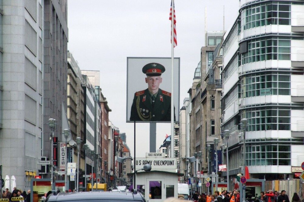 FOTO: Checkpoint Charlie