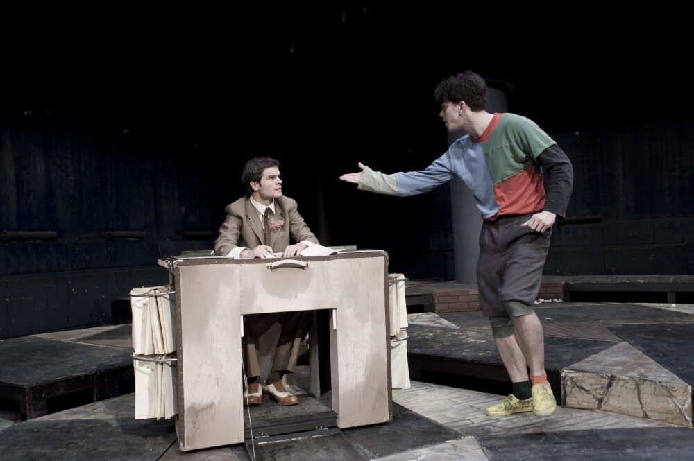 Blahorodí ve své pojízdné kanceláři