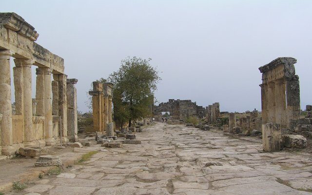 FOTO: Kolonáda v Hierapolis