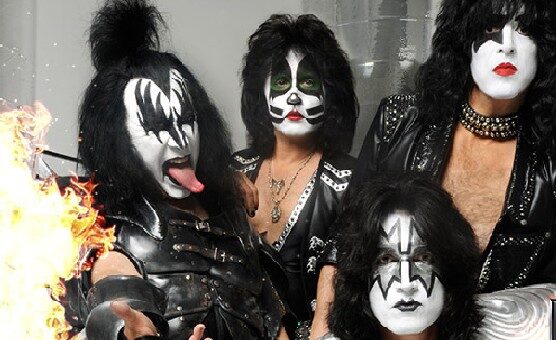 Kiss, Zdroj: oficiální myspace skupiny