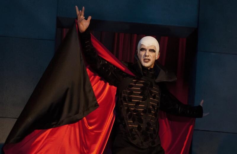 FOTO: Jiří Langmajer v roli Mefista v Divadle Pod Palmovkou