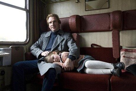 FOTO: Ralph Fiennes ve filmu Předčítač