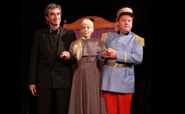 mam'zelle v obležení