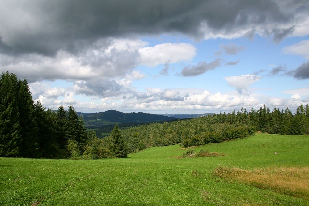 FOTO: Pohled ze severozápadních svahů Sedla ke Svatoboru