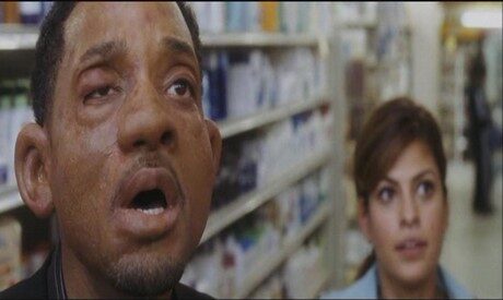 FOTO: Hitch - Alex (Will Smith) se Sárou (Eva Mendez) při hledání léku proti alergii