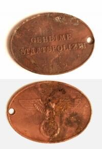 FOTO: Služební odznak příslušníka gestapa