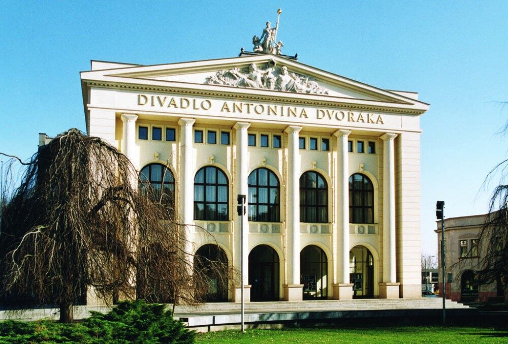 Divadlo Antonína Dvořáka v Ostravě