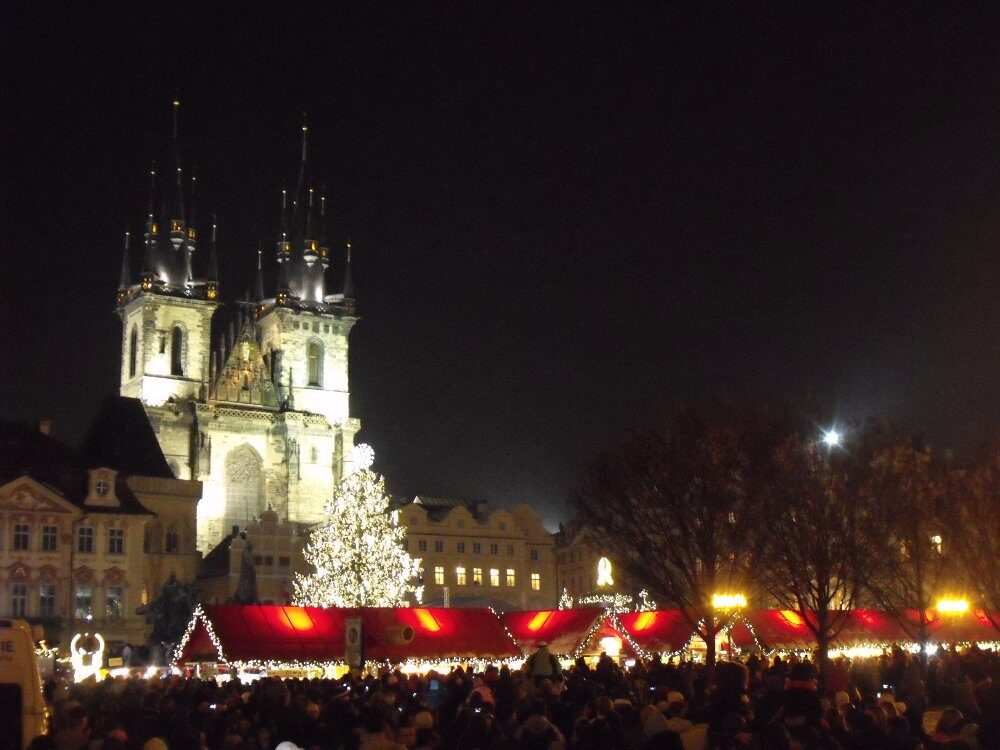 FOTO: Trhy na Staroměstském náměstí jsou lákadlem nejen pro turisty