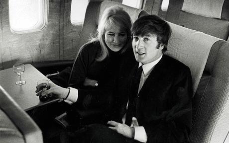 FOTO: John Lennon a Cynthia Powell