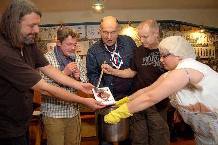 foto: křest knihy Lou Fanánka Hagena Járo, kakao!