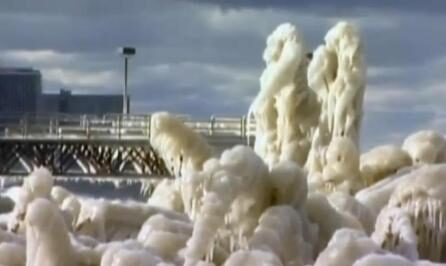 FOTO: Ledový maják