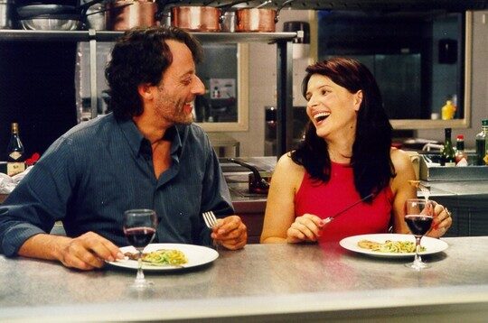 FOTO: Jean Reno a Juliette ve romantické komedii Felix a Rose - Láska po francouzsku