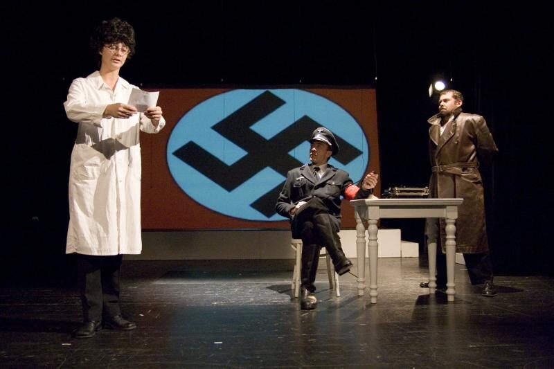 FOTO: Monty Pythonův létající kabaret v divadle Rokoko