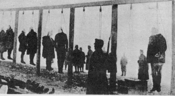 FOTO: Rakousko-uherské šibenice v Černé Hoře, Zdroj: wikipedia.org