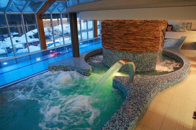 FOTO: Termální bazén