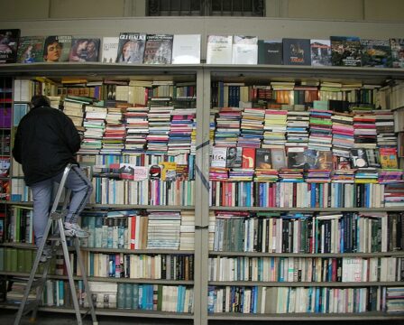 FOTO: Stánek s knihami