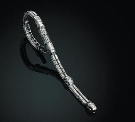 FOTO: Hodinky s nejmenším mechanickým strojkem