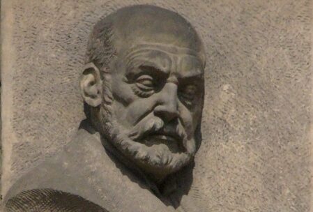 FOTO: Reliéf Aloise Jiráska v Olomouci