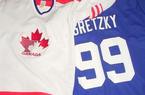 FOTO:Hokejový dres Kanady a dres Gretzkyho