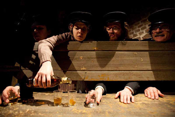 FOTO: Představení Příliš hlučná samota - hostování Divadla U stolu Brno na scéně divadla DISK