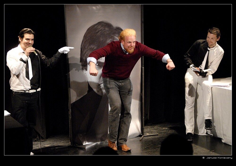 FOTO: Tomáš Sedláček při LiStOVáNí Ekonomií dobra a zla