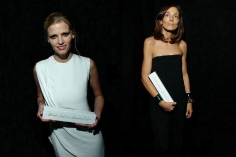 FOTO: Lara Stone a Phoebe Philo - British Fashion Awards 2010