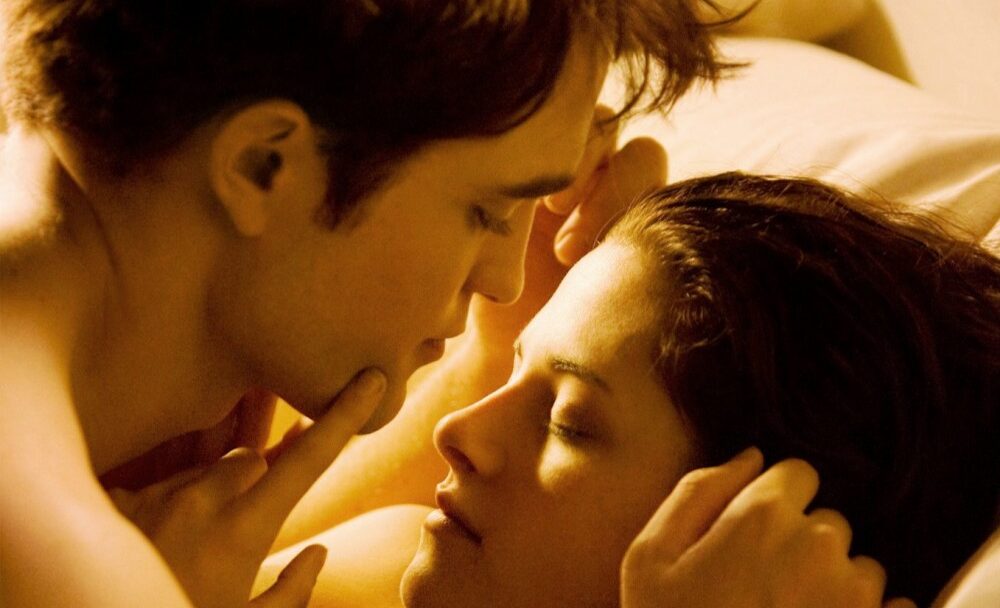 Kristen Stewart a Robert Pattinson ve čtvrtém pokračování Stmívání