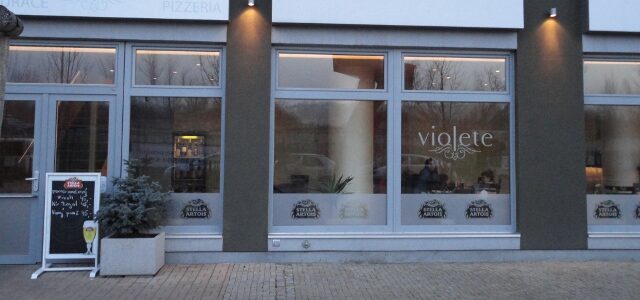 FOTO:Violete exterier