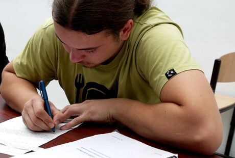 FOTO: Píšící student